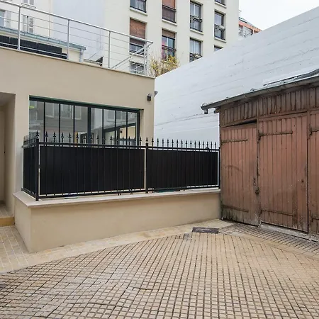 Vintage, F3 Avec Terrasse, Saint Charles Apartment
