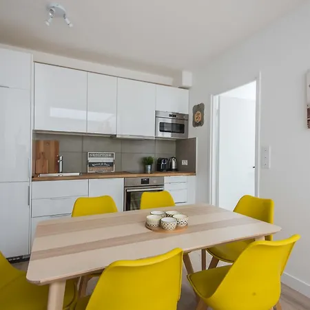 Vintage, F3 Avec Terrasse, Saint Charles Apartment