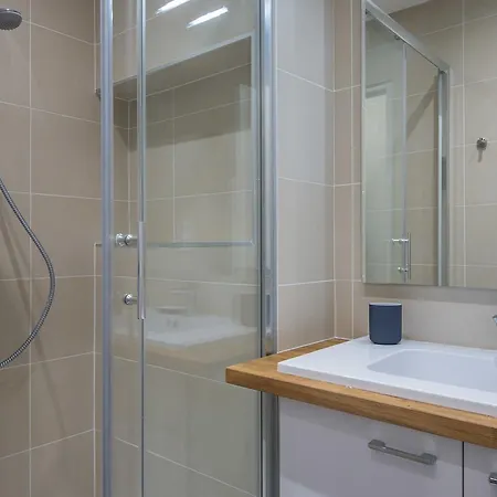 Vintage, F3 Avec Terrasse, Saint Charles Apartment *